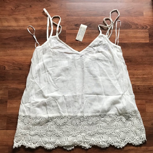 American Eagle Outfitters Tops - American eagle crochet tank medium
